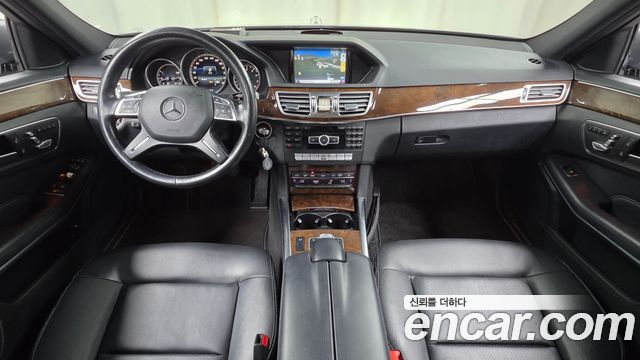 Mercedes-Benz E-Class 2014 — photo 10