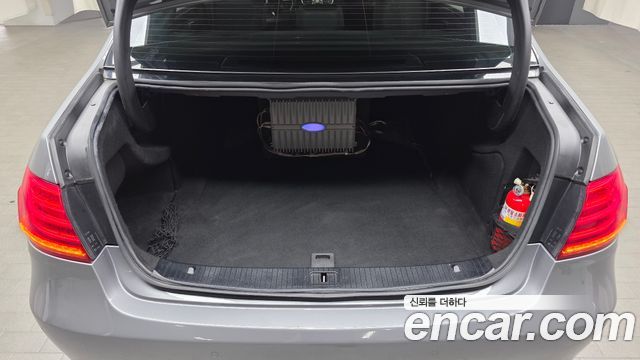 Mercedes-Benz E-Class 2014 — photo 23