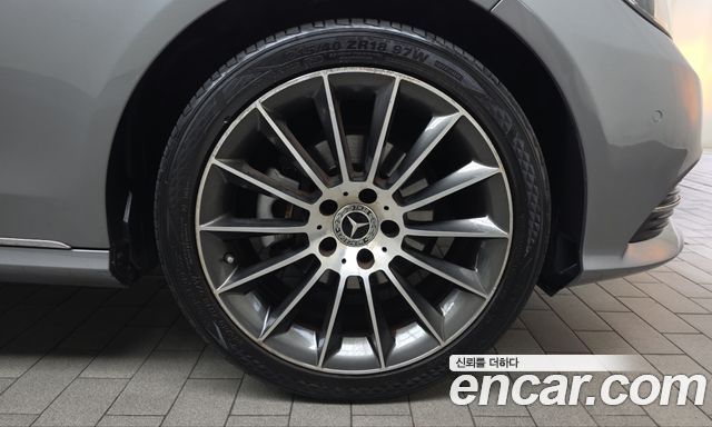 Mercedes-Benz E-Class 2014 — photo 7