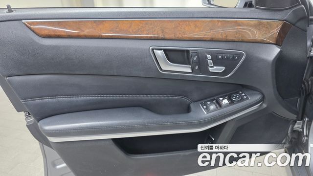 Mercedes-Benz E-Class 2014 — photo 14