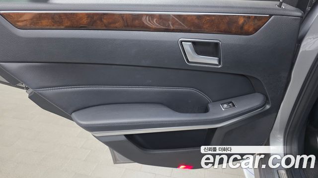 Mercedes-Benz E-Class 2014 — photo 15