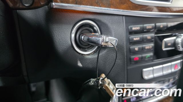 Mercedes-Benz E-Class 2014 — photo 27