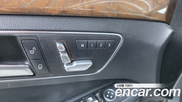 Mercedes-Benz E-Class 2014 — photo 29
