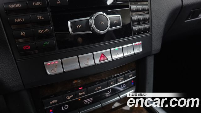 Mercedes-Benz E-Class 2014 — photo 30