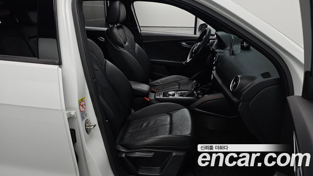 Audi Q2 2020 — photo 10