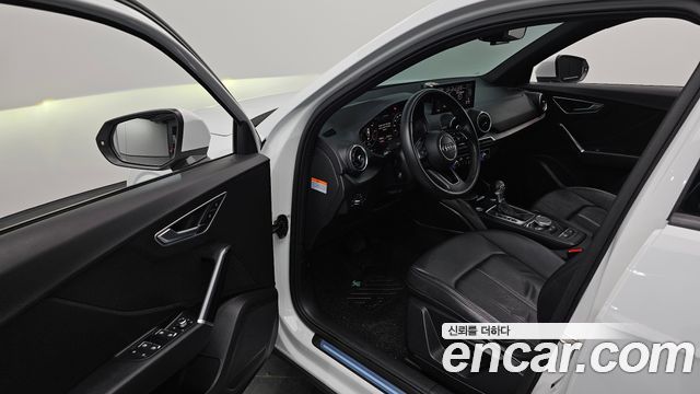 Audi Q2 2020 — photo 11