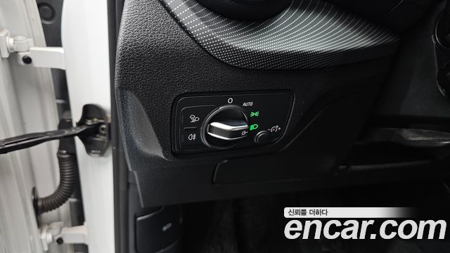 Audi Q2 2020 — photo 18