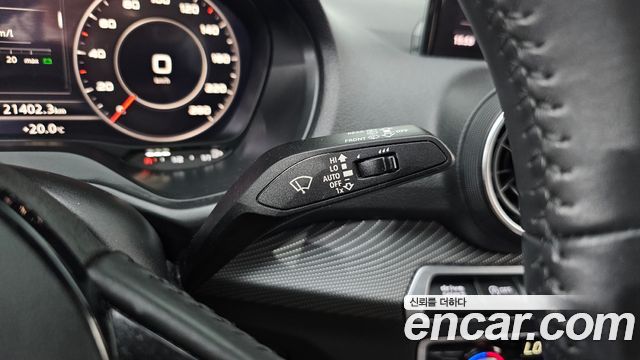 Audi Q2 2020 — photo 20