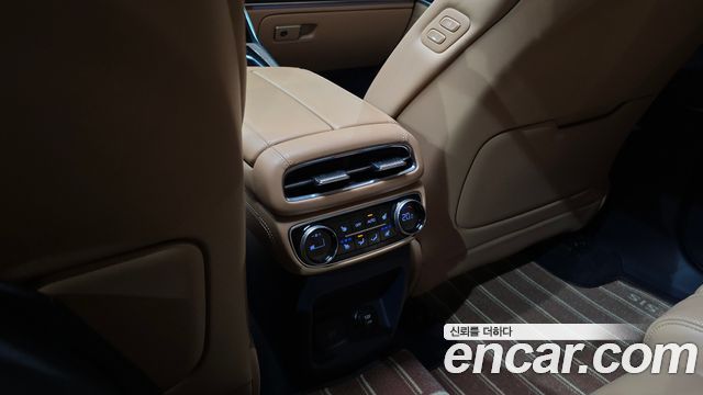 Genesis GV80 2021 — photo 32