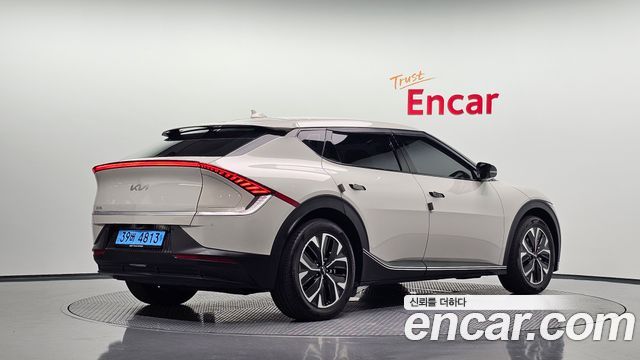 Kia EV6 2023 — photo 2
