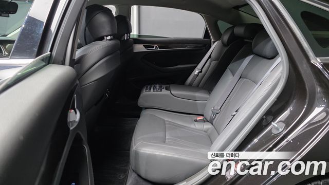 Genesis G80 2018 — photo 18