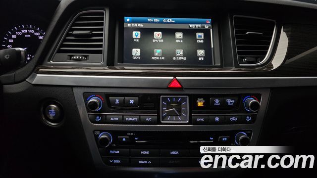 Genesis G80 2018 — photo 20