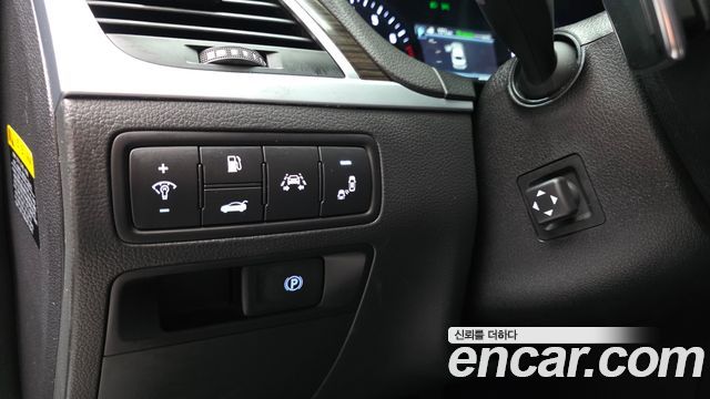 Genesis G80 2018 — photo 25