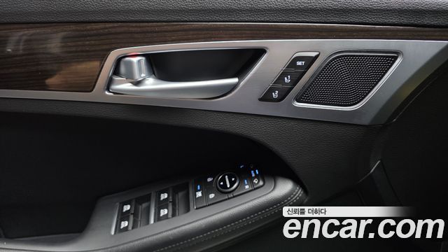Genesis G80 2018 — photo 26