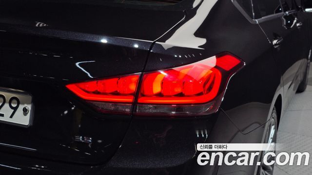 Genesis G80 2018 — photo 9