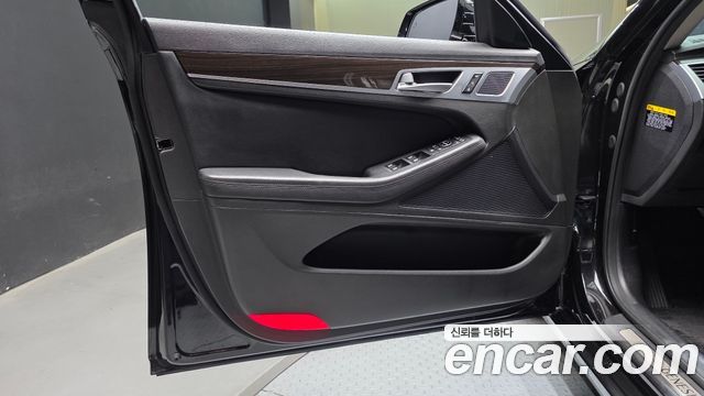 Genesis G80 2018 — photo 14