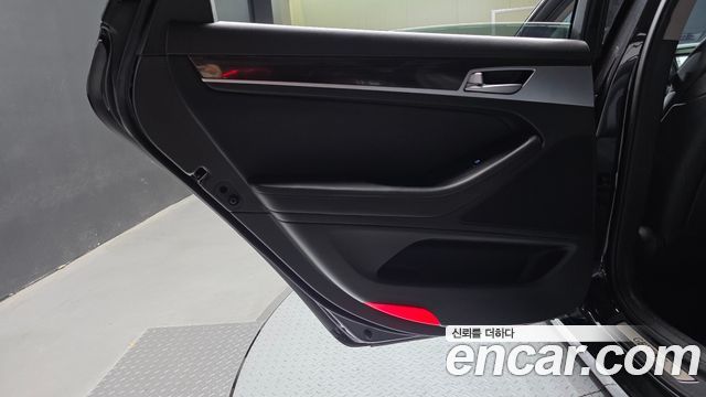 Genesis G80 2018 — photo 15