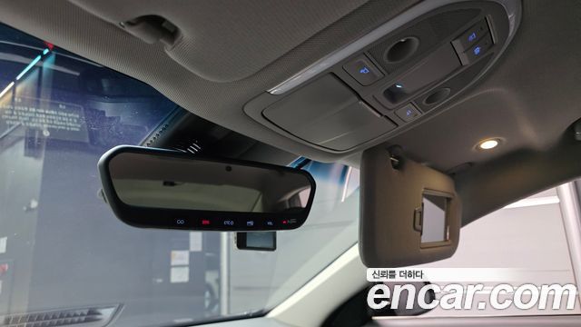 Genesis G80 2018 — photo 30