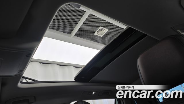 Volkswagen Tiguan 2023 — photo 18