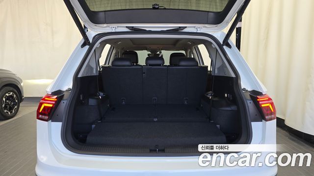 Volkswagen Tiguan 2023 — photo 20