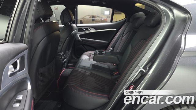 Genesis G70 2019 — photo 12