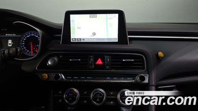 Genesis G70 2019 — photo 14