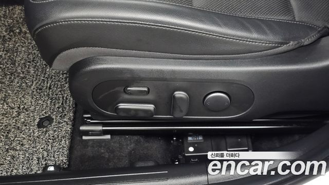 Hyundai Kona 2023 — photo 31