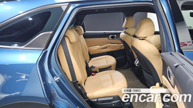 Kia Sorento 2023 — photo 17