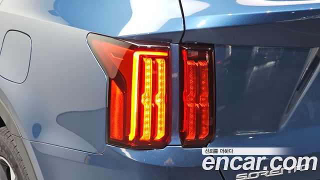 Kia Sorento 2023 — photo 9
