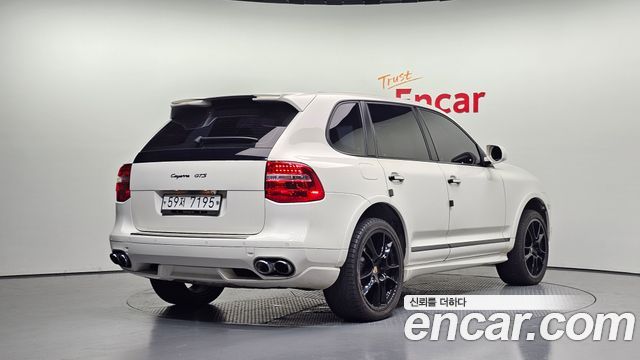 Porsche Cayenne 2010 — photo 2