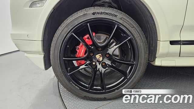 Porsche Cayenne 2010 — photo 5