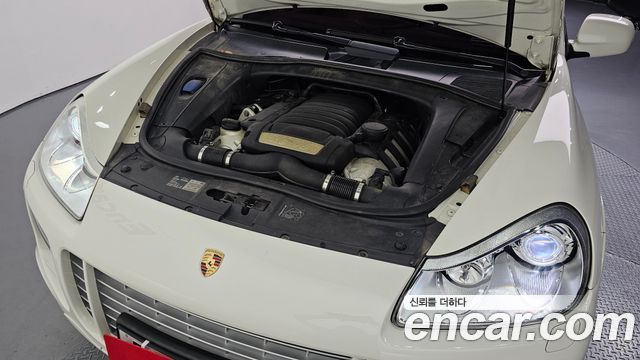 Porsche Cayenne 2010 — photo 6
