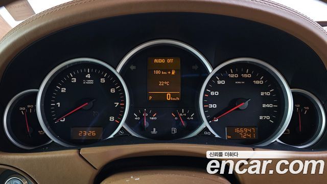 Porsche Cayenne 2010 — photo 8