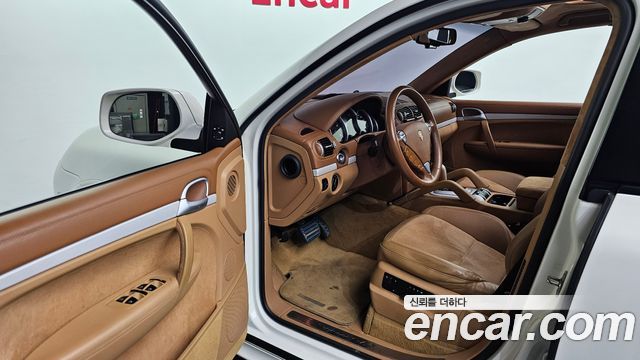 Porsche Cayenne 2010 — photo 10