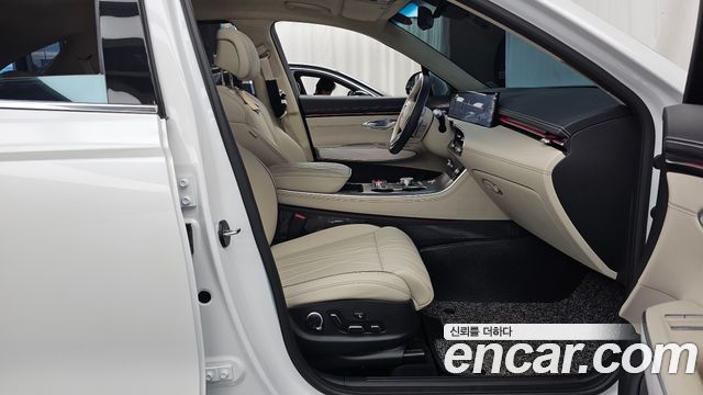 Genesis GV70 2025 — photo 11