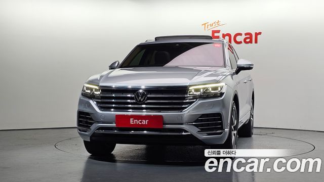 Volkswagen Touareg 2023 — photo 3