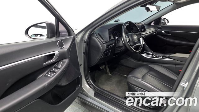Hyundai Sonata 2022 — photo 11