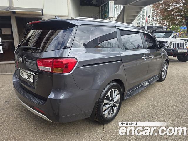 Kia Canival 2017 — photo 4