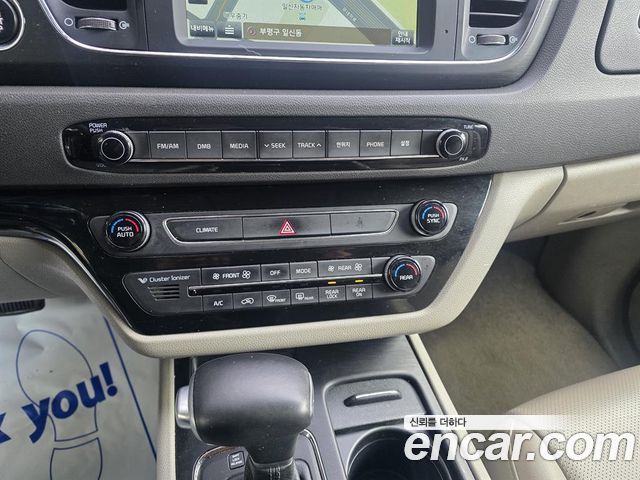 Kia Canival 2017 — photo 10