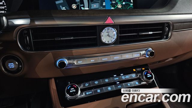 Genesis G90 2019 — photo 25