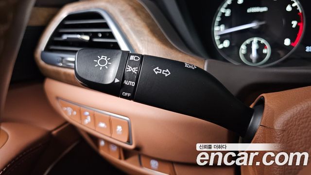 Genesis G90 2019 — photo 28