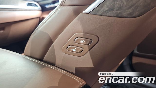 Genesis G90 2019 — photo 32