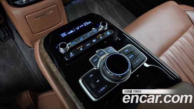 Genesis G90 2019 — photo 33