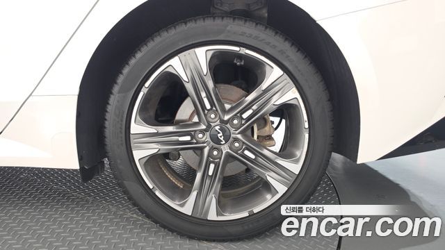 Kia K5 2023 — photo 7