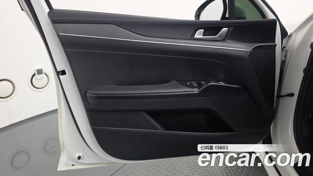 Kia K5 2023 — photo 14