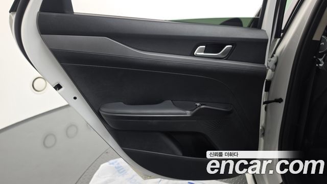 Kia K5 2023 — photo 15