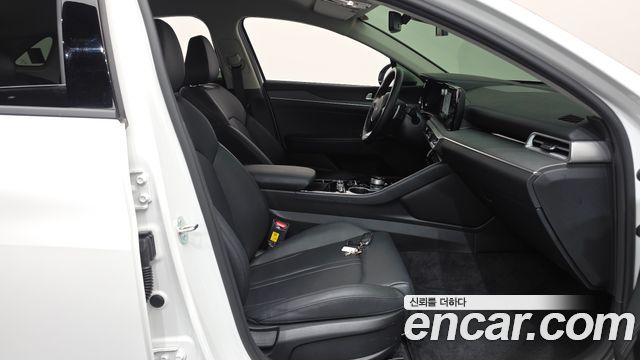 Kia K5 2023 — photo 16