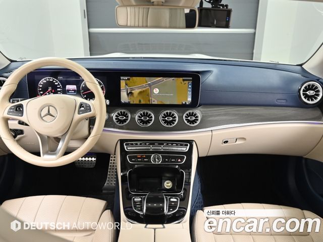 Mercedes-Benz E-Class 2017 — photo 8