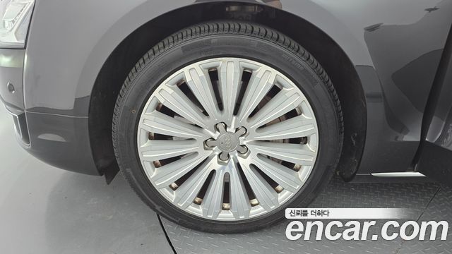 Audi A8 2015 — photo 5