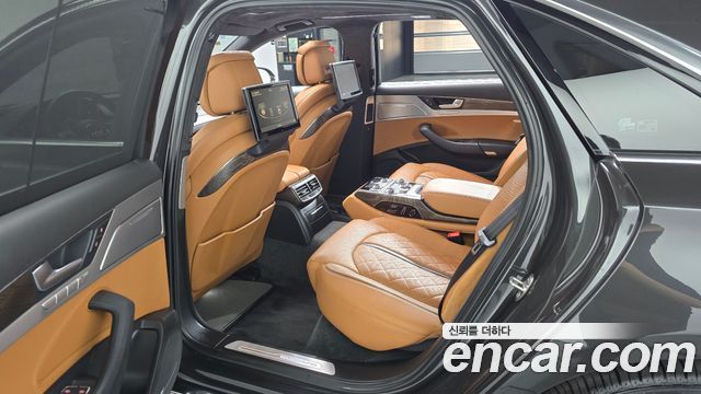 Audi A8 2015 — photo 11